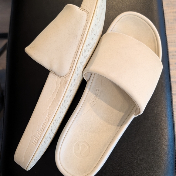 Lululemon Women's Restfeel Slide Size 9 Light Vapor - Picture 5 of 5